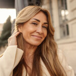 Jak zatrzymać wypadanie włosów przy menopauzie?